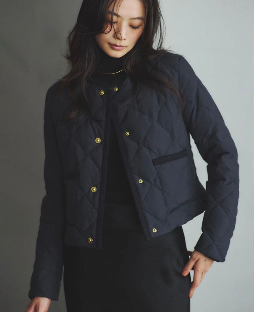 【新品未使用】TAION ノーカラーキルティングショートダウン ネイビー