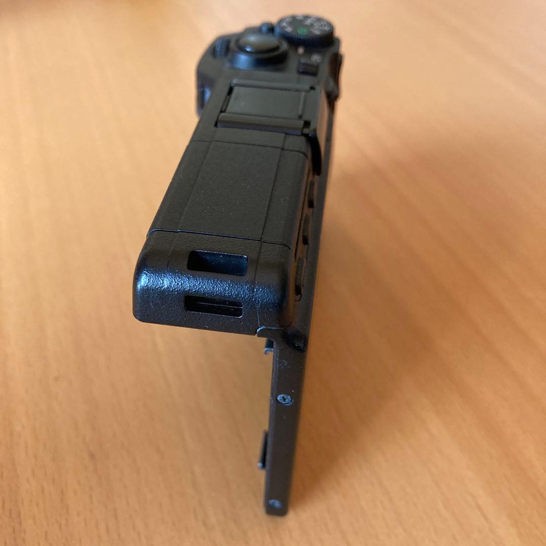 ファインダーも同時出品しています RICOH GXR デジタルカメラ