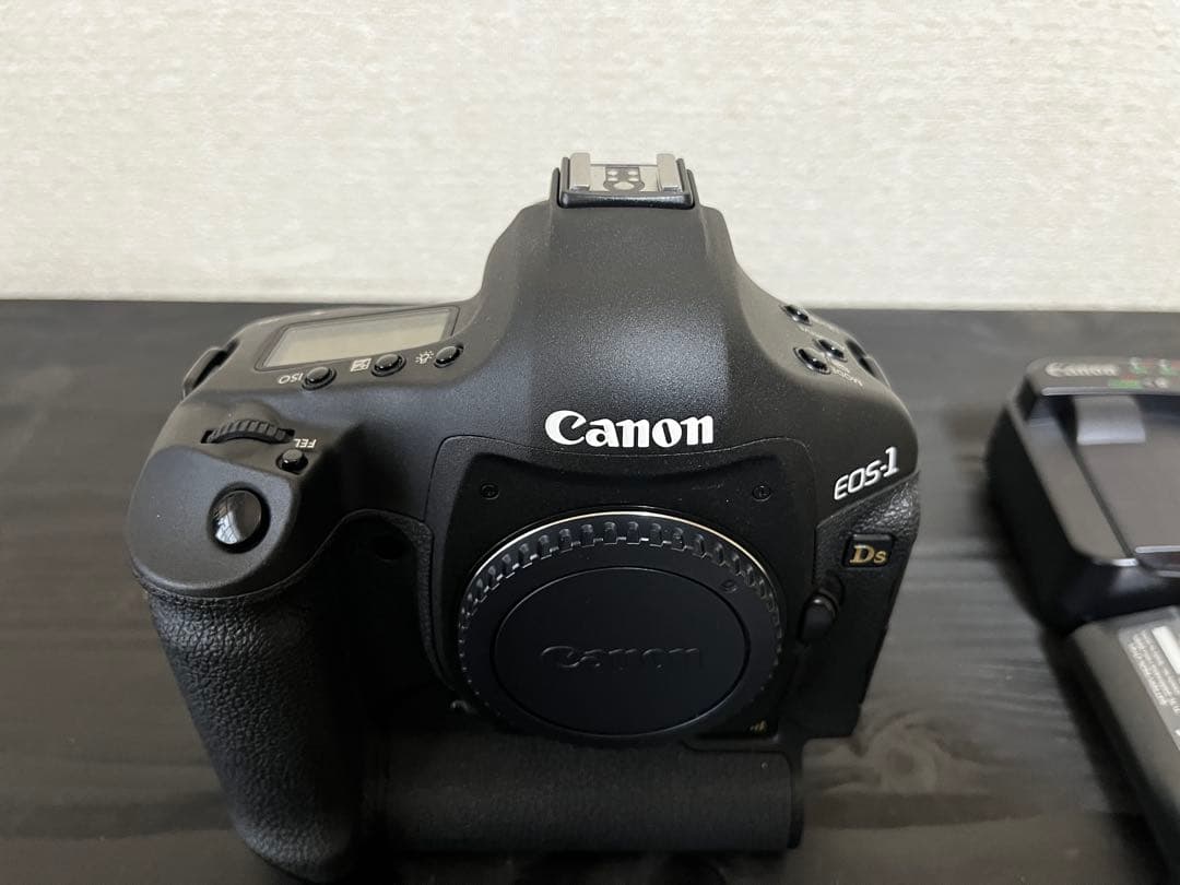 稀少　Canon EOS-1Ds Mark III トランスミッター 付！