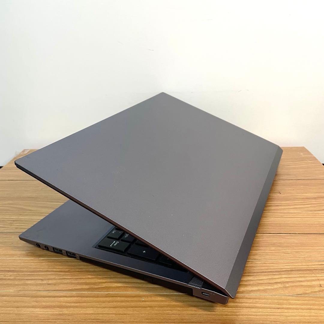 8世代 SSDシルバーノートパソコンWindows11オフィスDVDカメラ