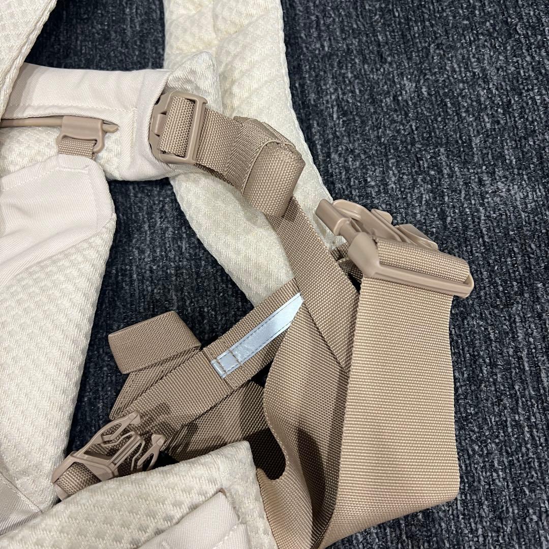 【未使用・新品】　ergobaby ベージュ抱っこひも　エルゴベビー