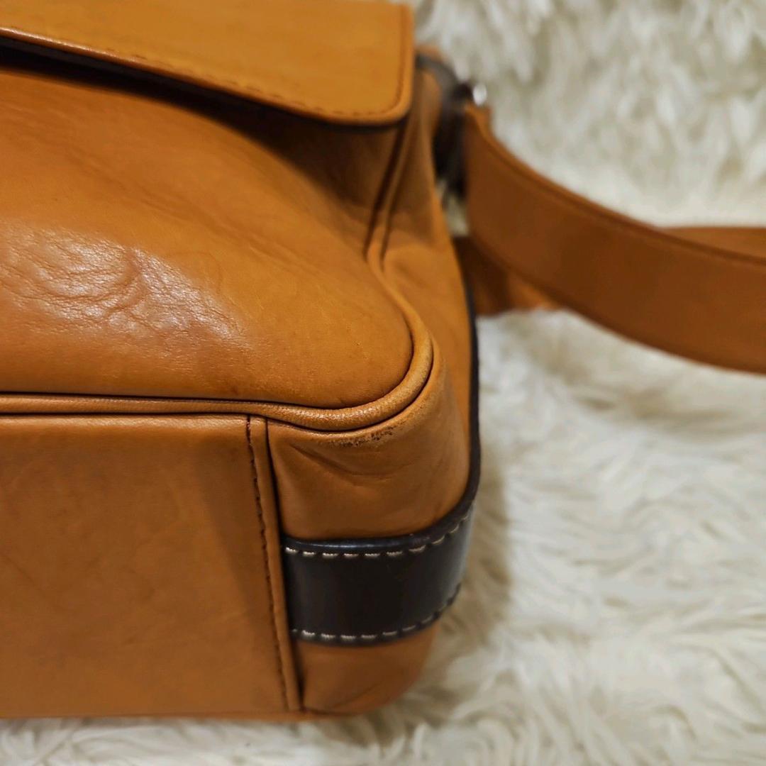 美品 ソメスサドル レザー フラップ ショルダーバッグ キャメル A4