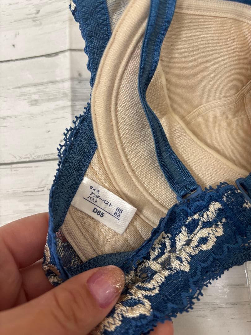 マルコ 新品保管品　D65 リュミエス　3/4ブラ 美胸　スタイルアップ 谷間