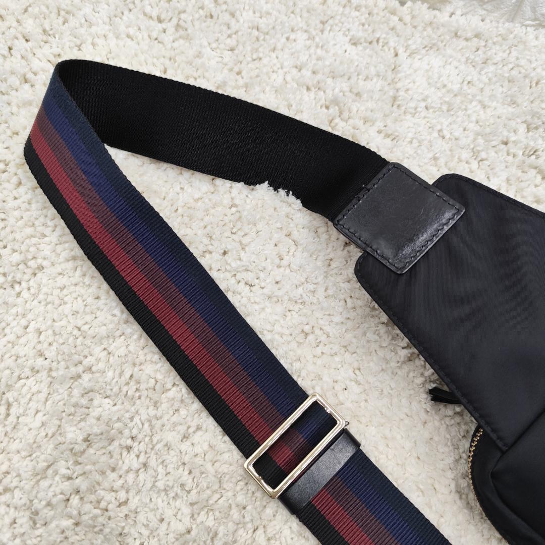 美品 Paul Smith ボディバッグ ショルダー 黒 マルチストライプ 軽量