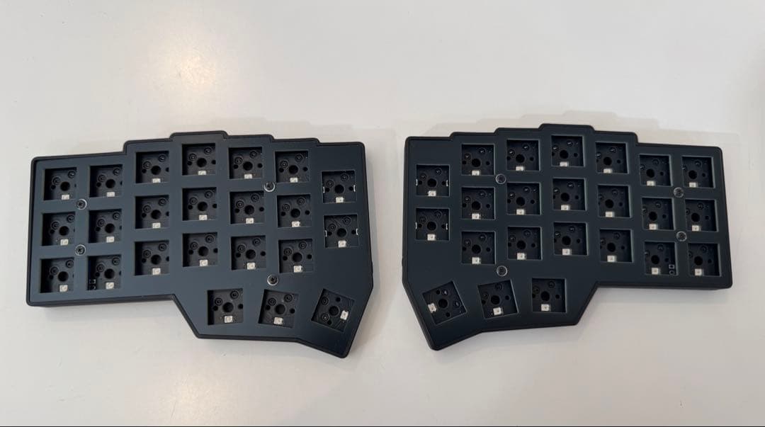 【新品】corne v4 cherry ベアボーン　ミドルアクリル付き