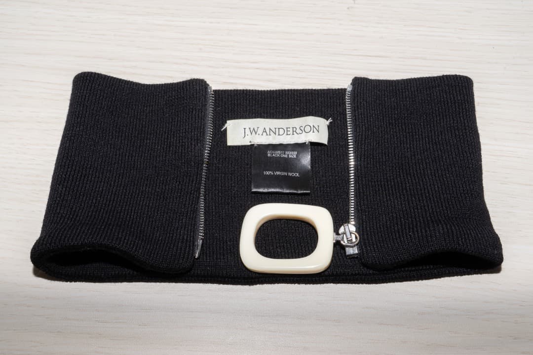 J.W. ANDERSON ブラックニットネックウォーマー