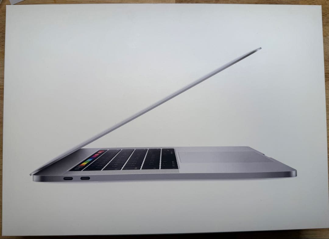 MacBookPro 2018 15インチ i9 32GB 512GB