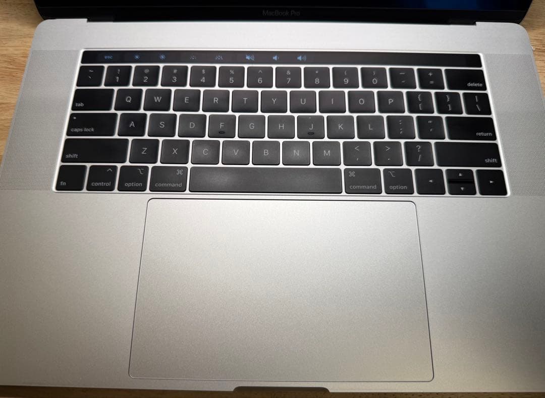 MacBookPro 2018 15インチ i9 32GB 512GB