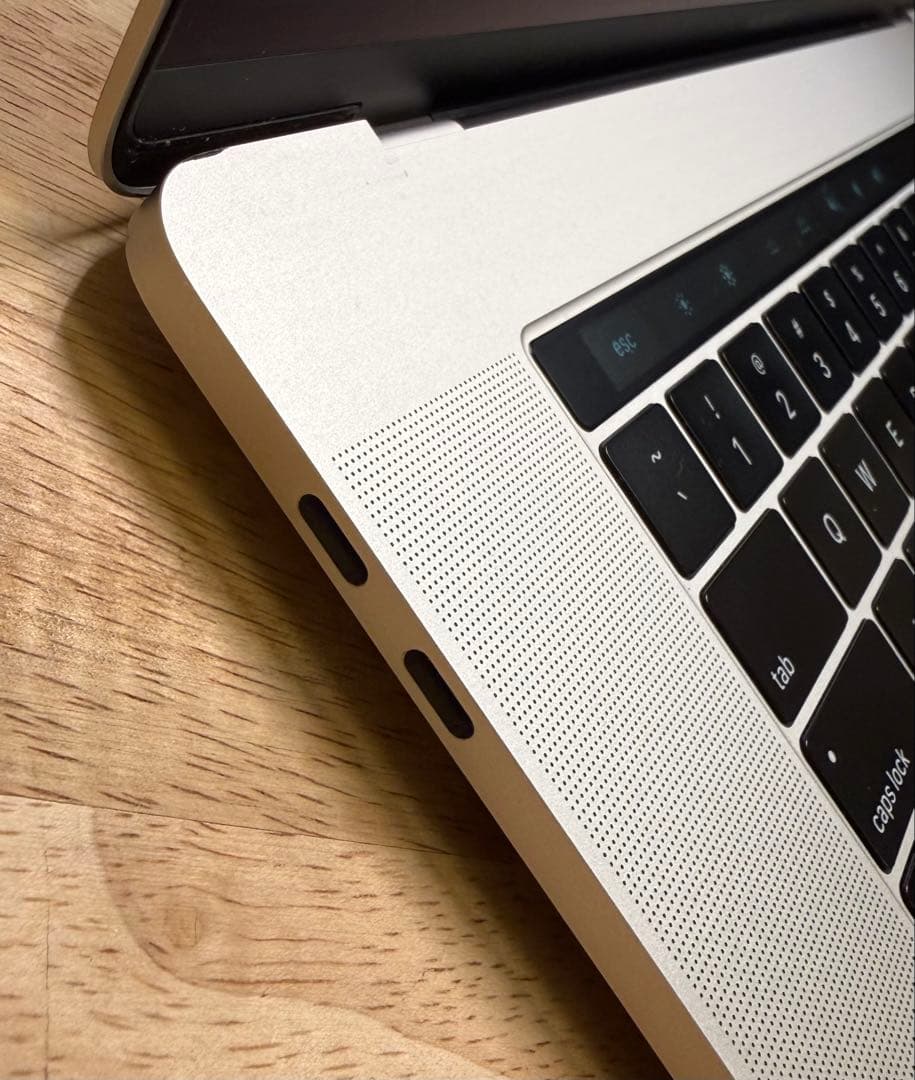 MacBookPro 2018 15インチ i9 32GB 512GB