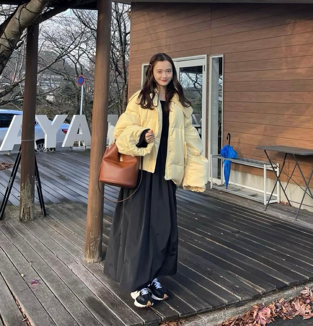 【新品】PINUE ボリュームスリーブダウン カスタード