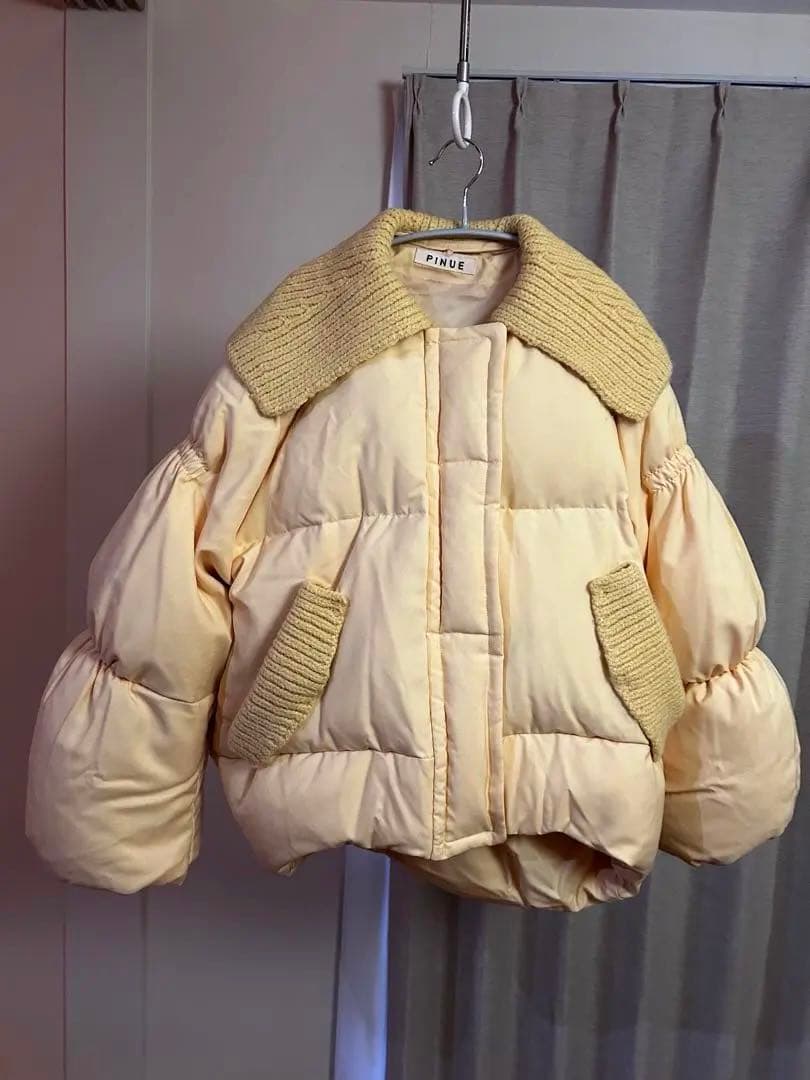【新品】PINUE ボリュームスリーブダウン カスタード