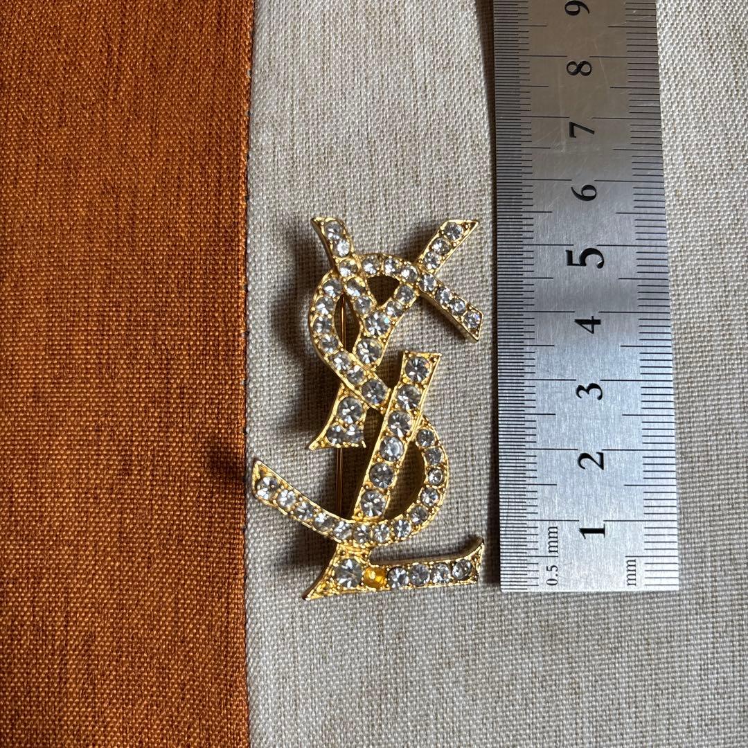 イヴサンローラン ブローチ ビンテージ 少々難あり