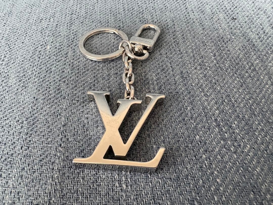 Louis Vuitton シルバー キーホルダー キーリング