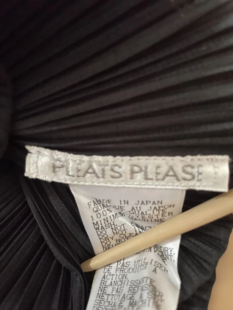 プリーツプリーズISSEY MIYAKEイッセイミヤケ　ブラック　サイズ3