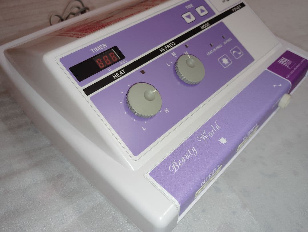 ビューティワールド高周波温熱美容器 ●着衣のままでOK・無刺激 ●伊藤超短波