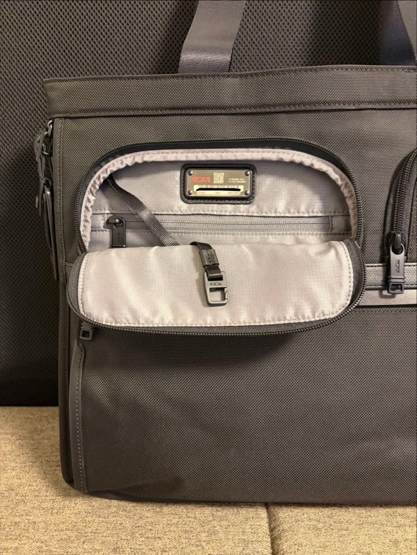 5*e様 お買得 TUMI 2603139D3 エクスパンダブル トートバッグ