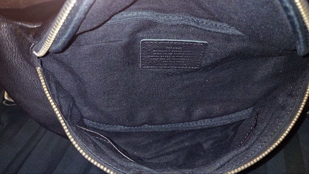 スロウ（SLOW）ボディバック　本革