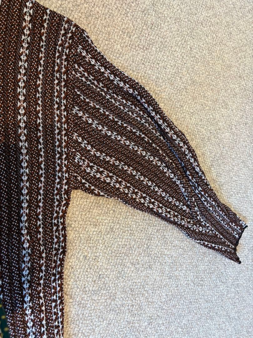 即購入歓迎　mameマメクロゴウチ　ブラウン系ストライプ Vニット