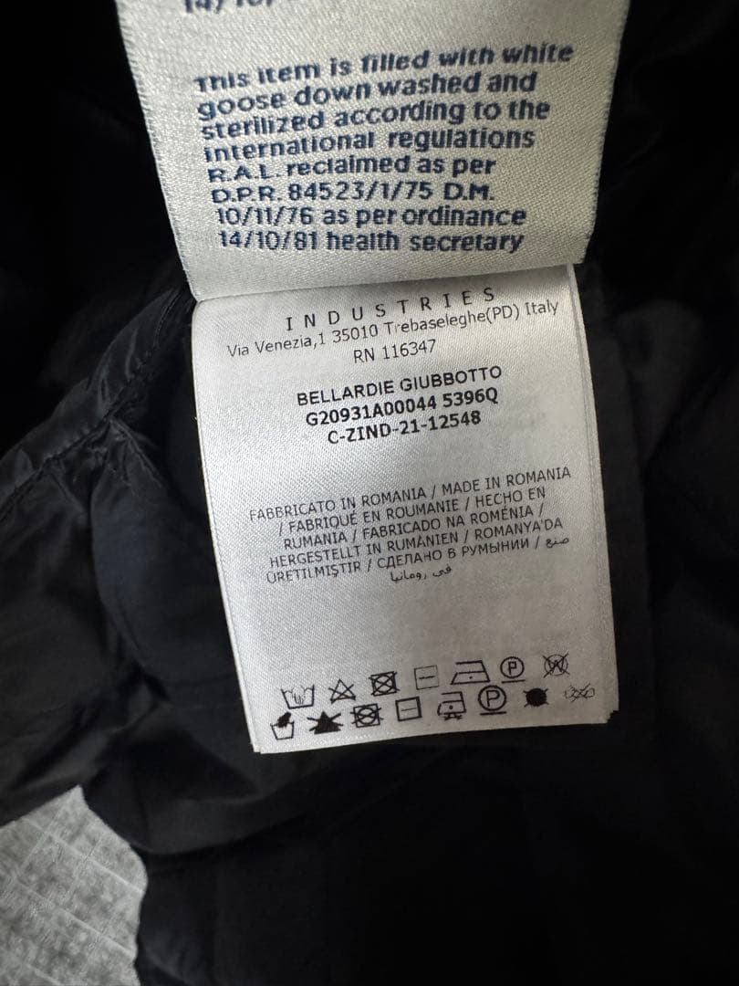 【本日限定】モンクレール 黒 ダウンジャケット