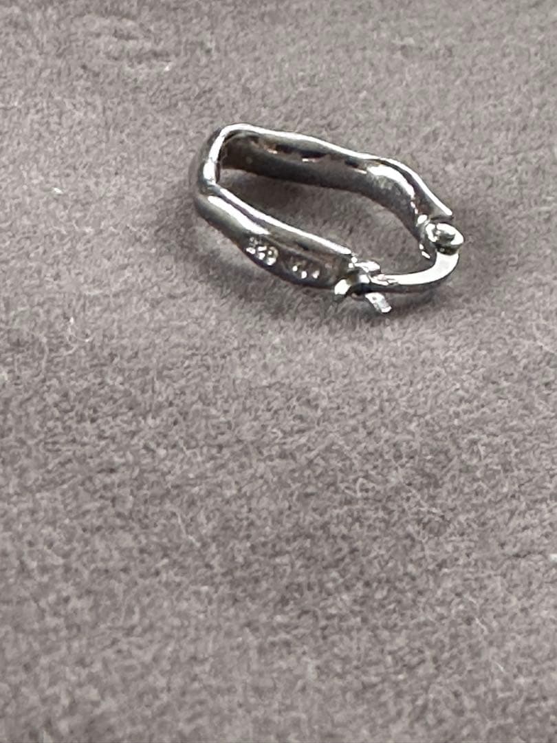 ete ツイストフープピアス　シルバー（片耳のみ）原価22,000