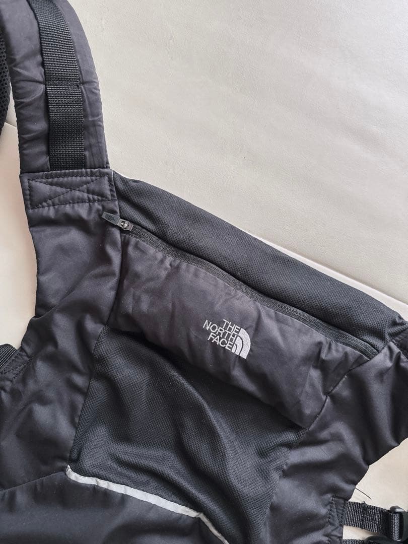 ザノースフェイス　ベイビーコンパクトキャリアー ブラック 抱っこ紐