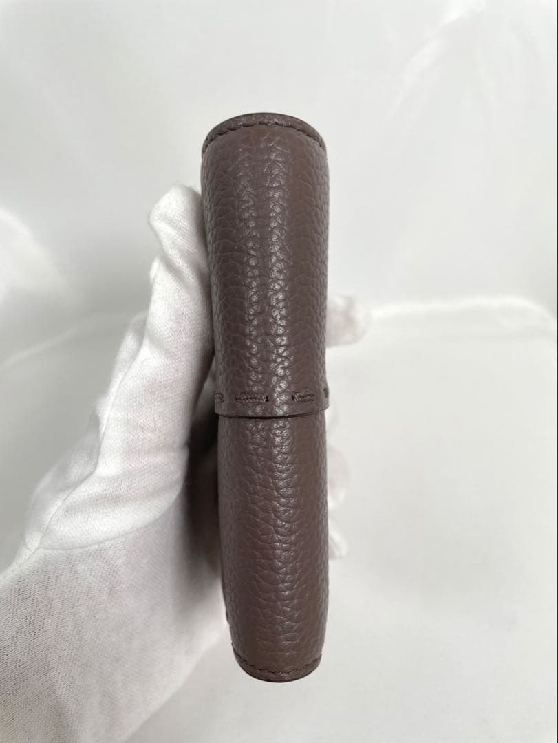 未使用に近い Tory Burch トリーバーチ 二つ折り財布 マックグロー