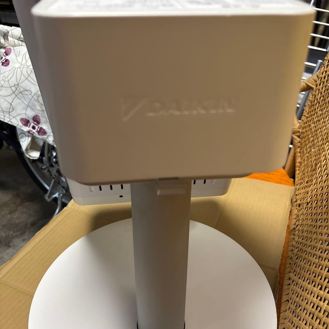 さ*こ様 DAIKIN 遠赤外線暖房機 ERFT11XS-W マットホワイト