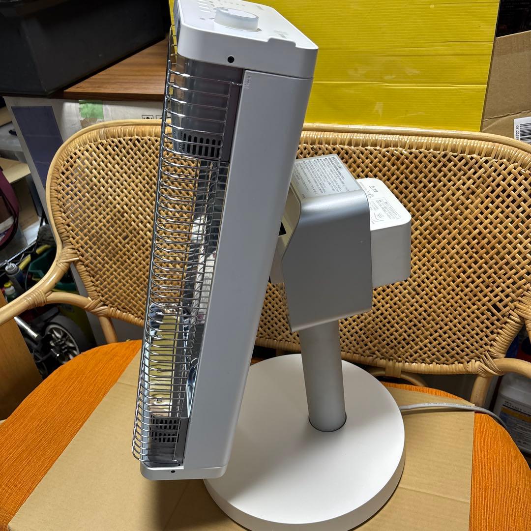 さ*こ様 DAIKIN 遠赤外線暖房機 ERFT11XS-W マットホワイト