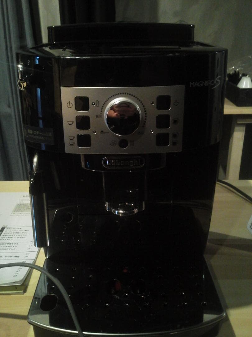 デロンギ　ECAM22112B＋おまけ（ミルクジャグ）