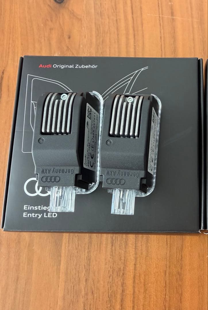 ★タダノリ★アウディ純正ドアエントリーライト1setドア2枚分