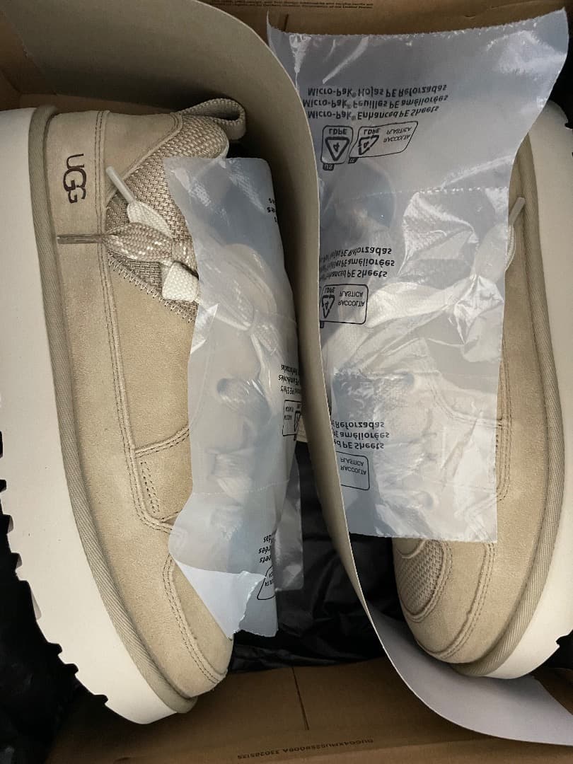 UGG ベージュ スニーカー lowmel ローメル