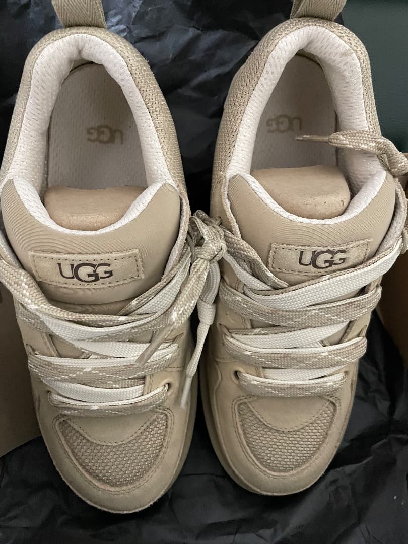 UGG ベージュ スニーカー lowmel ローメル