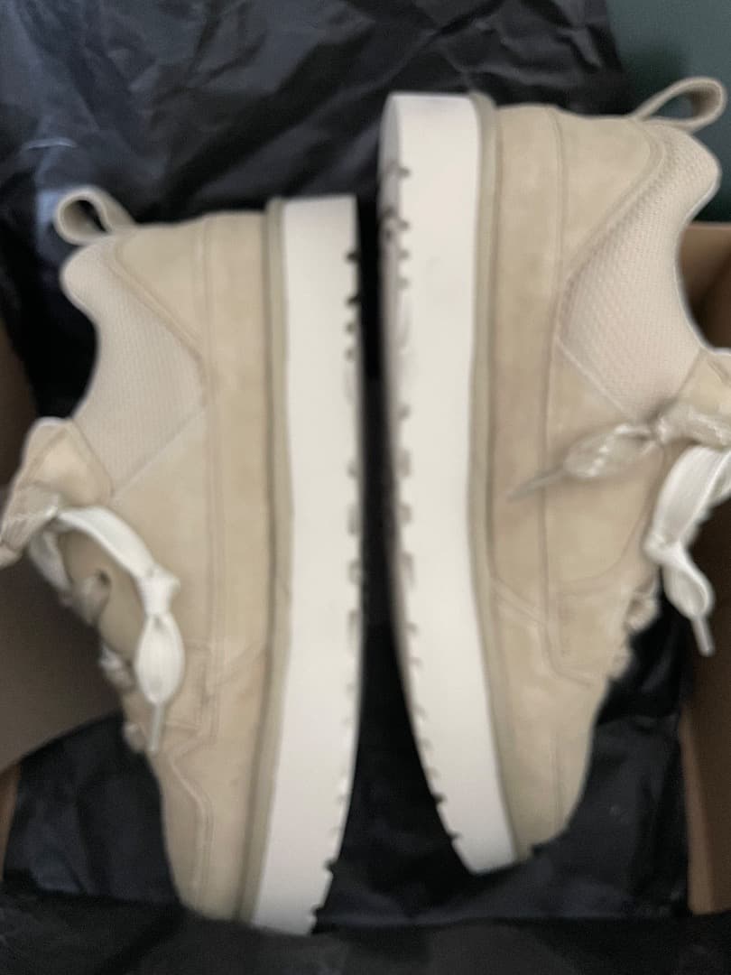 UGG ベージュ スニーカー lowmel ローメル