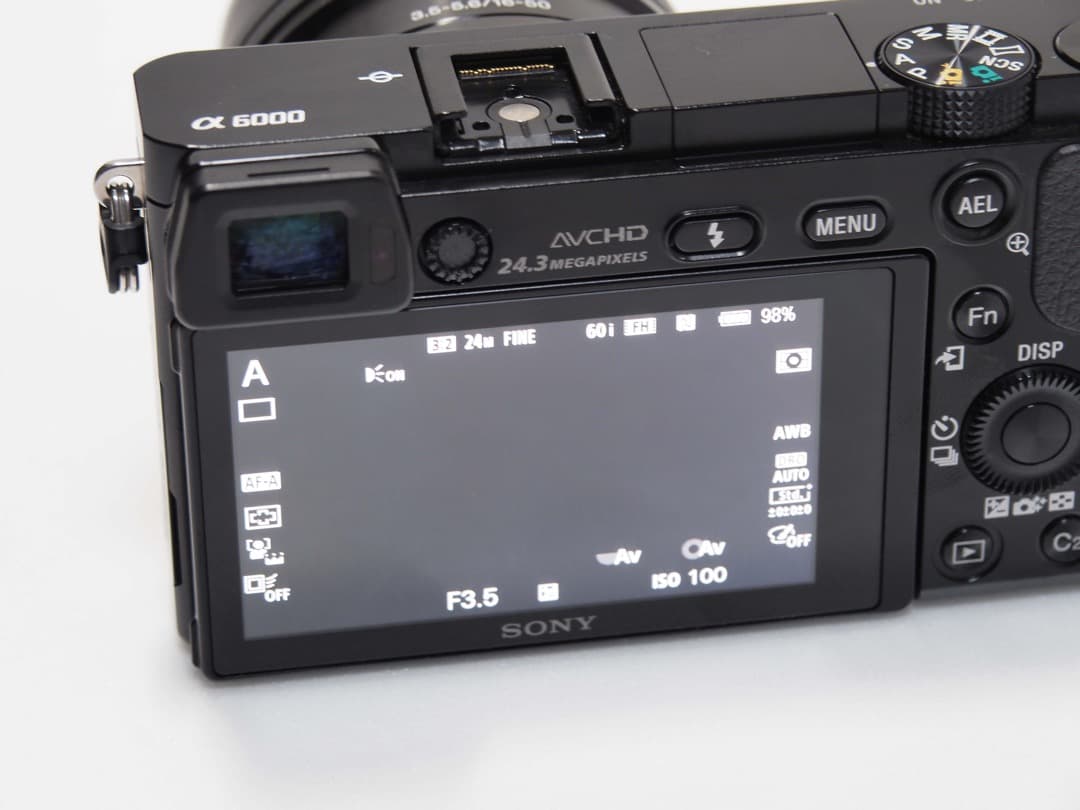 SONY α6000 ミラーレスカメラ 本体とレンズ付属品