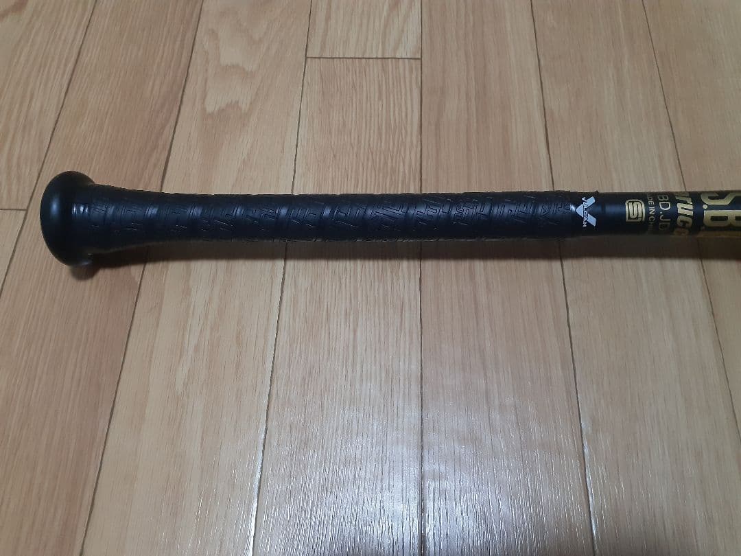 ヴィクタス　VIBE　軟式用金属バット