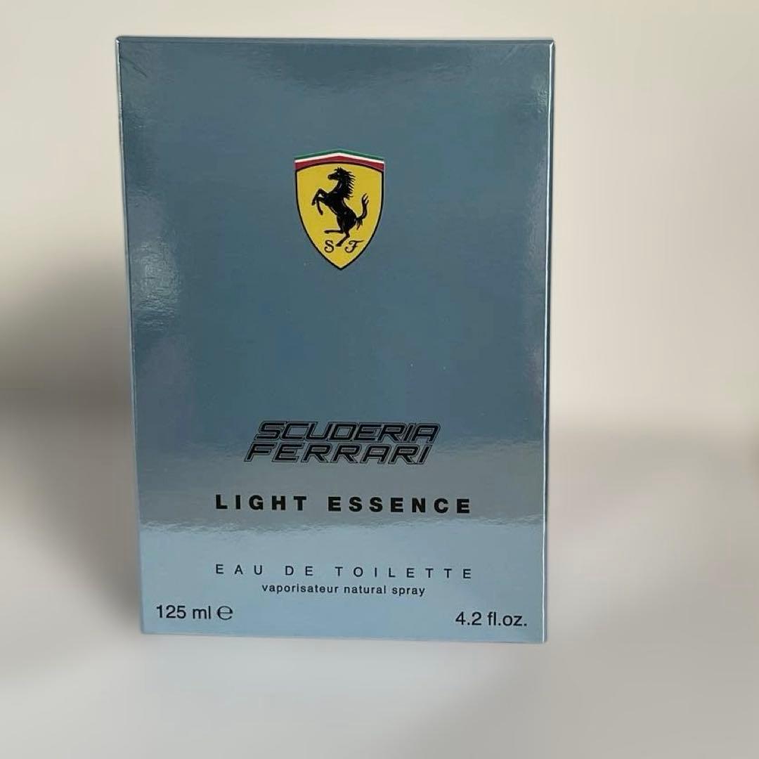 香水(男性用) Scuderia Ferrari Light Essence 125ml