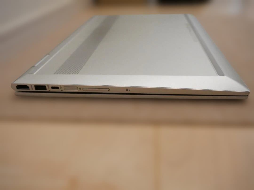 HP envy x360 15インチ