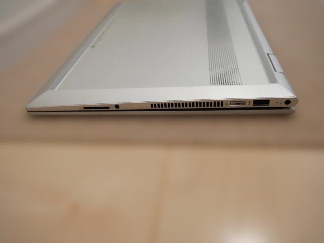 HP envy x360 15インチ