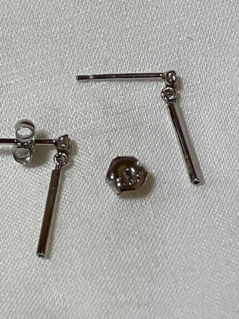 プラチナダイヤモンドバーデザインピアス