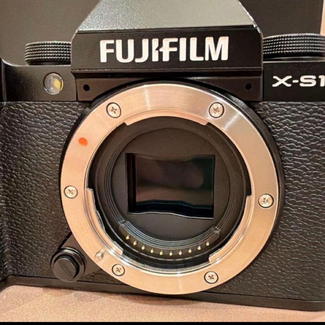 超美品FUJIFILM.X-S10ボディ＋レンズXC15-45mm