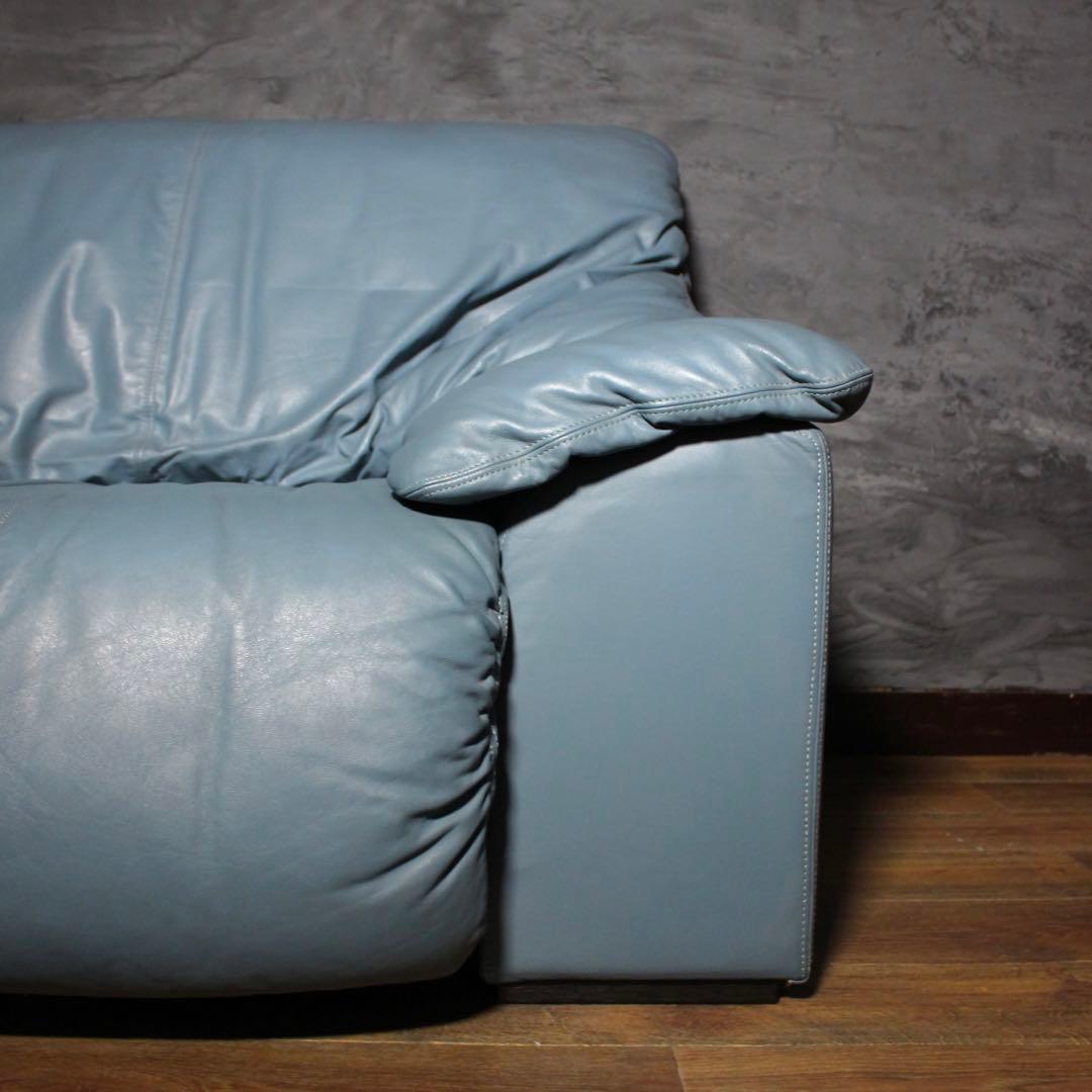 首都圏送無料〜30万マーニー　本革　一流クラシカルソファのある暮らし　ソファ