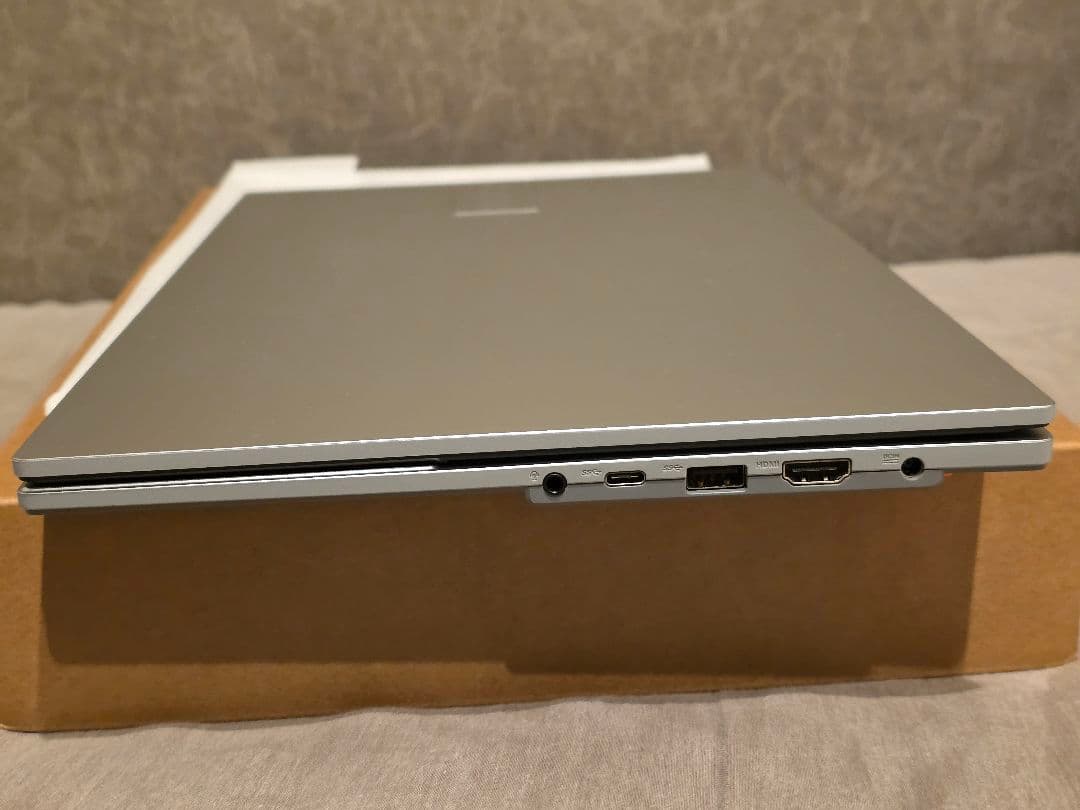 美品 ASUS Vivobook Go 15 E1504F 8GB 512GB
