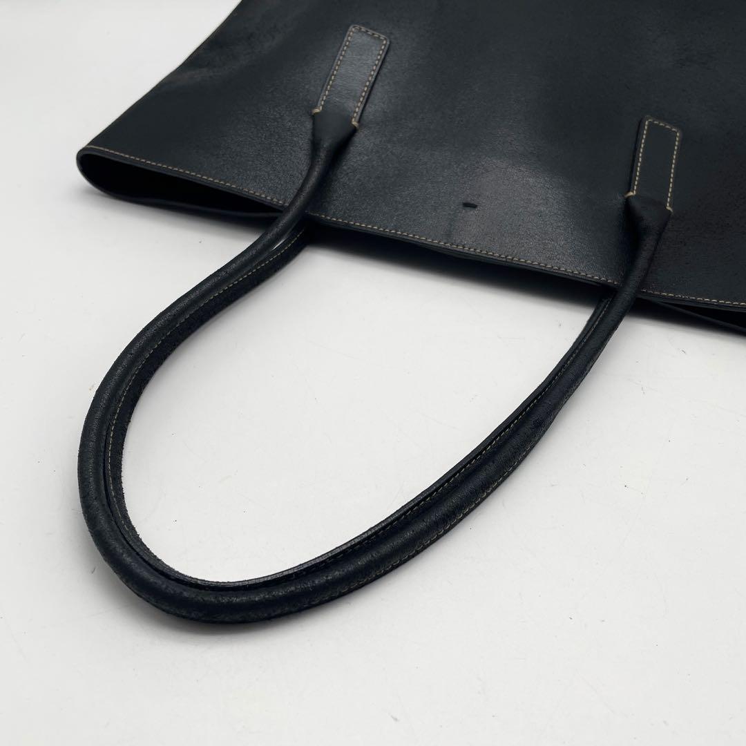 希少 プラダ レザー トートバッグ 三角プレート ブラック