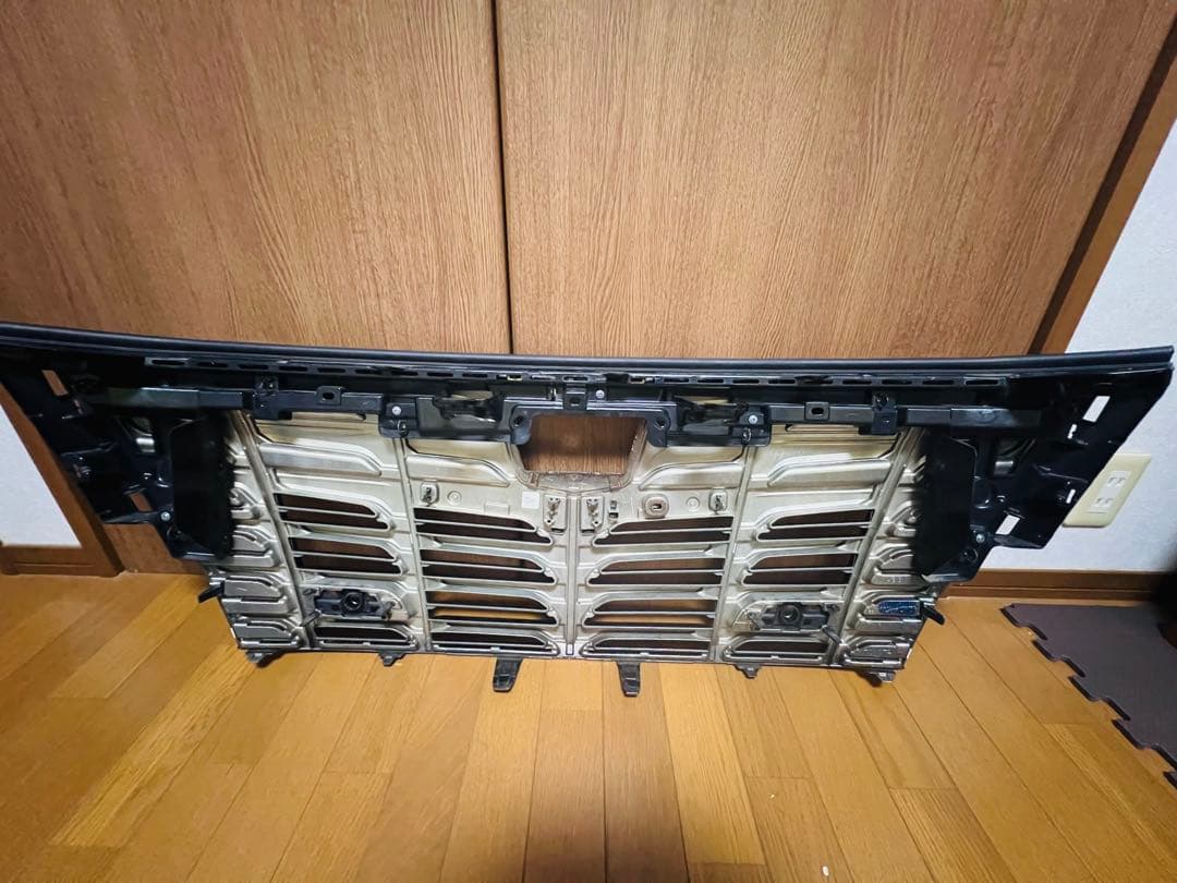 30アルファード前期　フロントグリル　タイプブラック　スモークメッキ