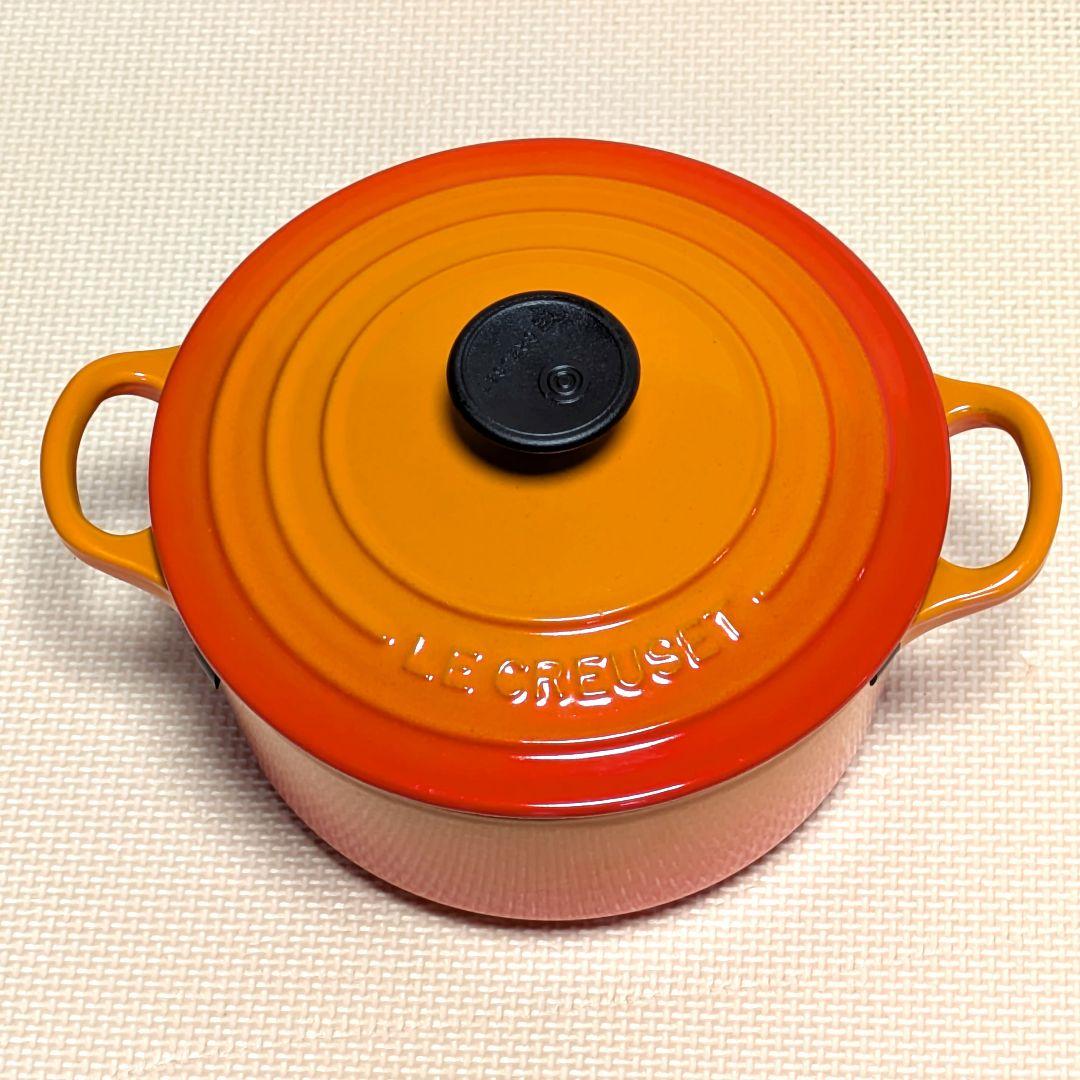美品 ル・クルーゼ 鋳物ホーロー鍋 ココット・ロンド 18cm オレンジ