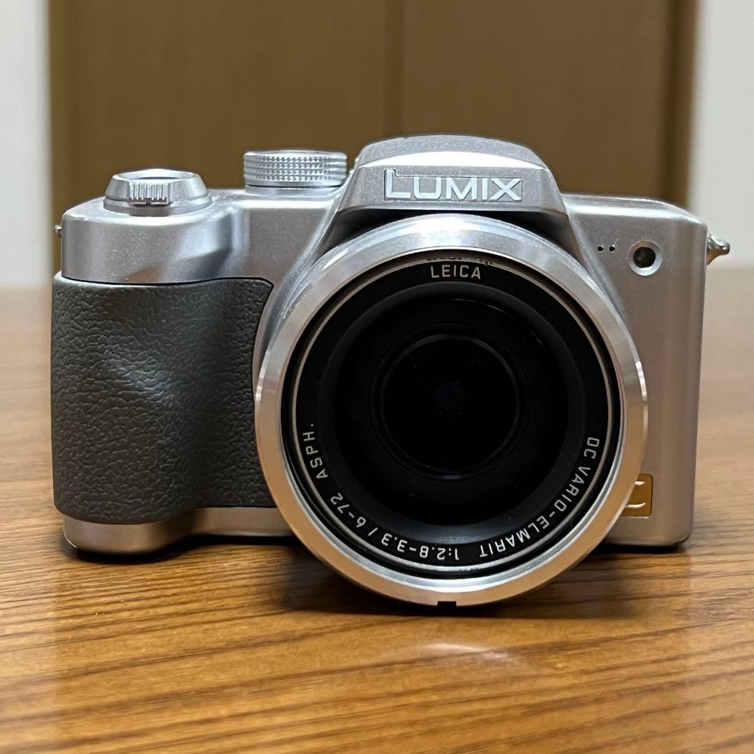 デジタルカメラ　Panasonic DMC-FZ5-S（シルバー）　LUMIX