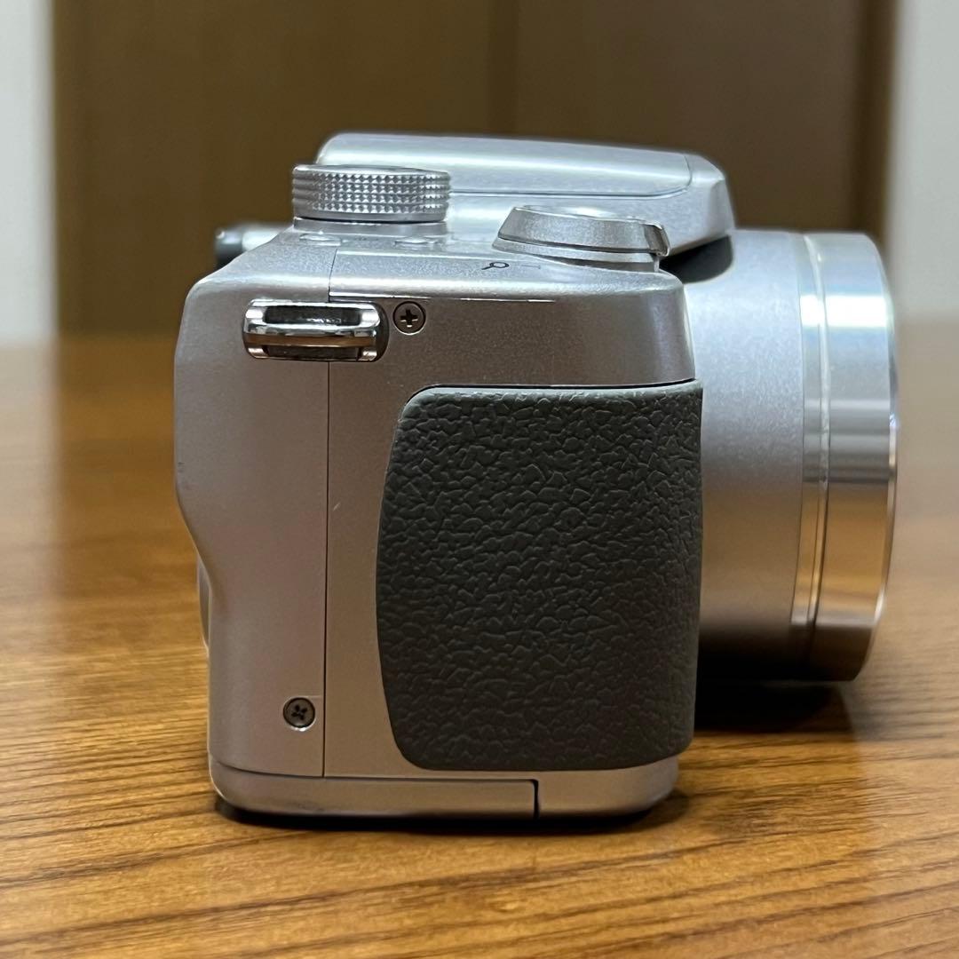 デジタルカメラ　Panasonic DMC-FZ5-S（シルバー）　LUMIX