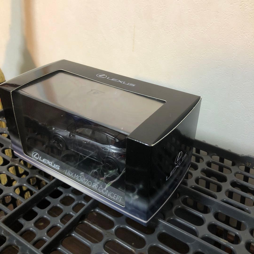 京商製　1/43 ミニカー レクサスLBX グレー