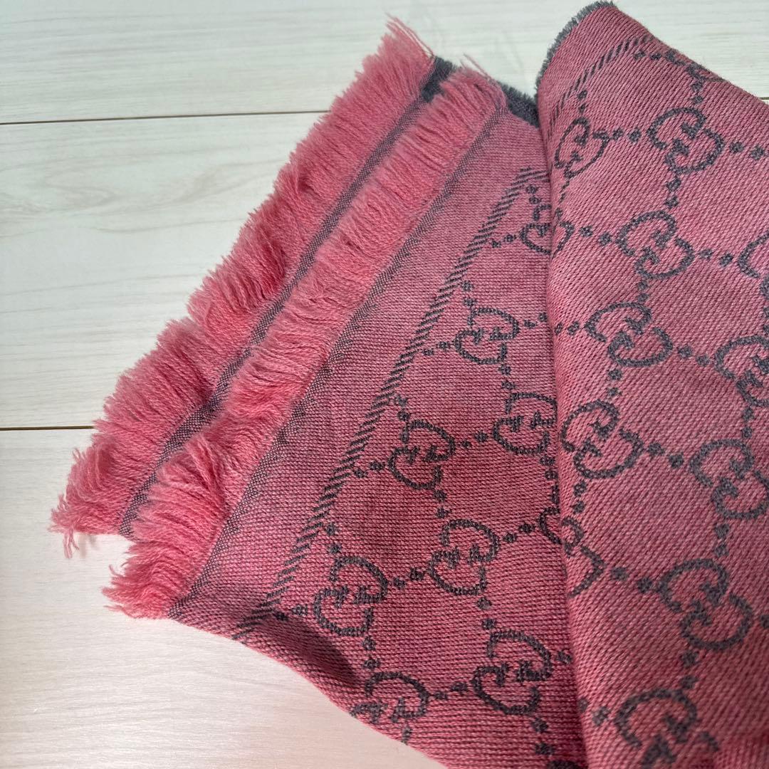GUCCI GGパターン マフラー ピンク