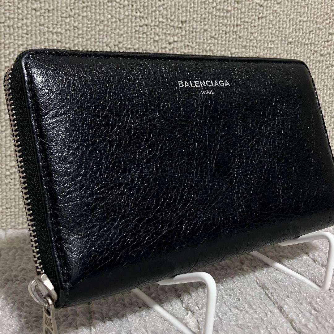 バレンシアガ［シワ加工］ラウンドジップ　長財布　ブラック　レザー　シルバー